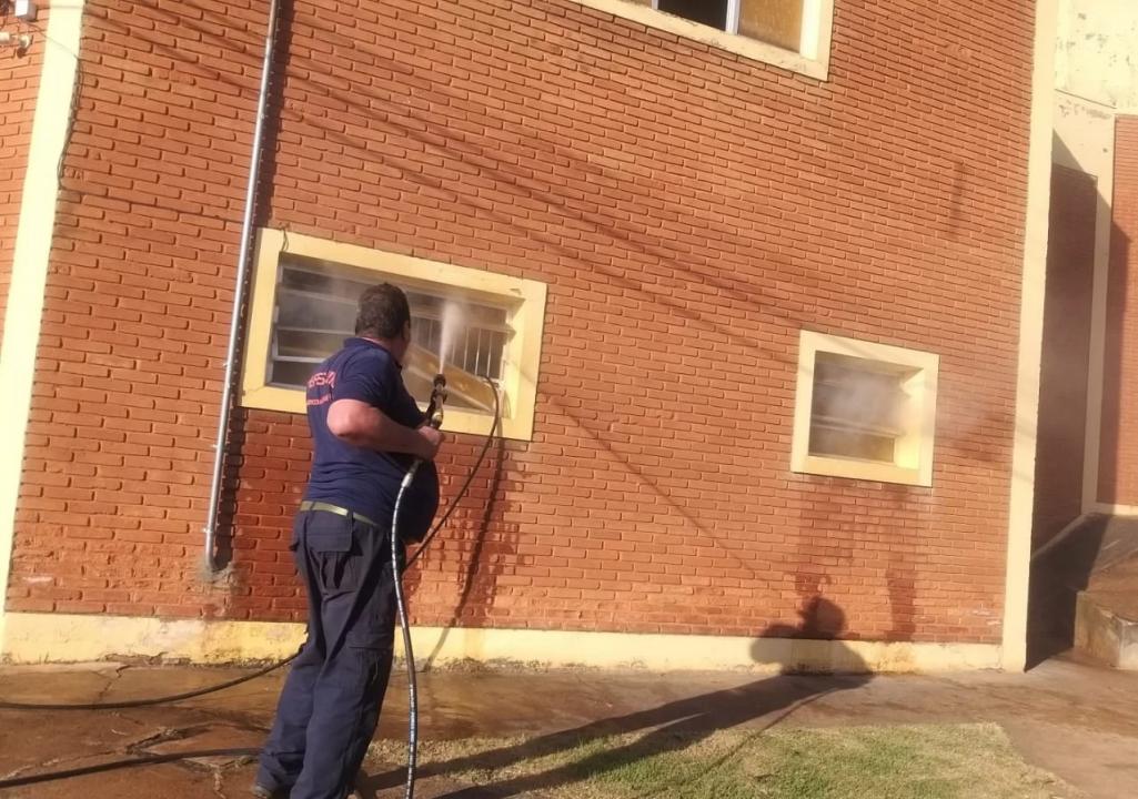 Foto 6 de 7 — Incêndio atinge parte de escritório administrativo de igreja em Américo